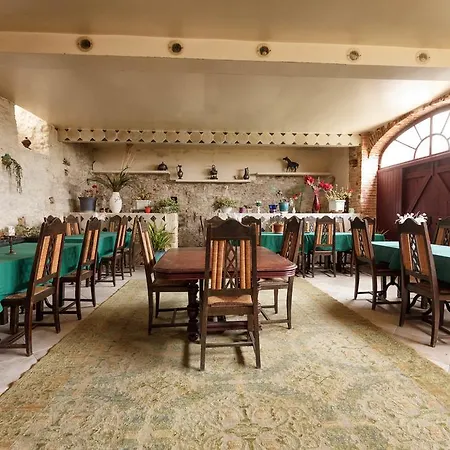 Chateau Du Jard Bed & Breakfast