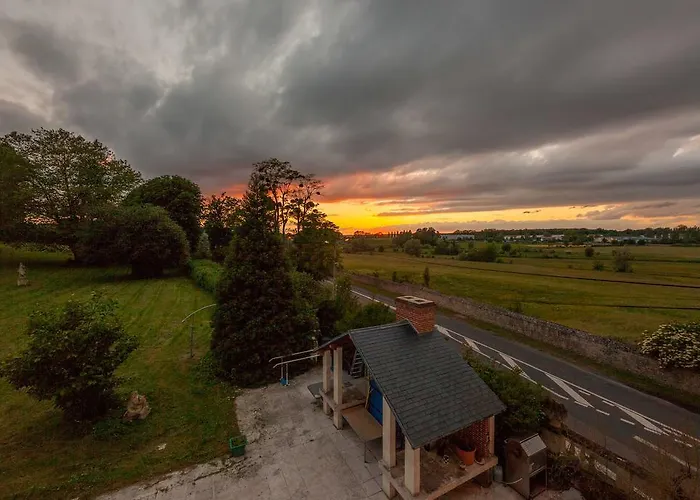 Chateau Du Jard Bed & Breakfast 3*